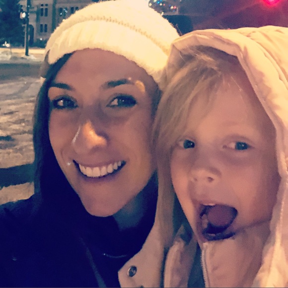 Meet your Posher, Alison - Picture 1 of 1